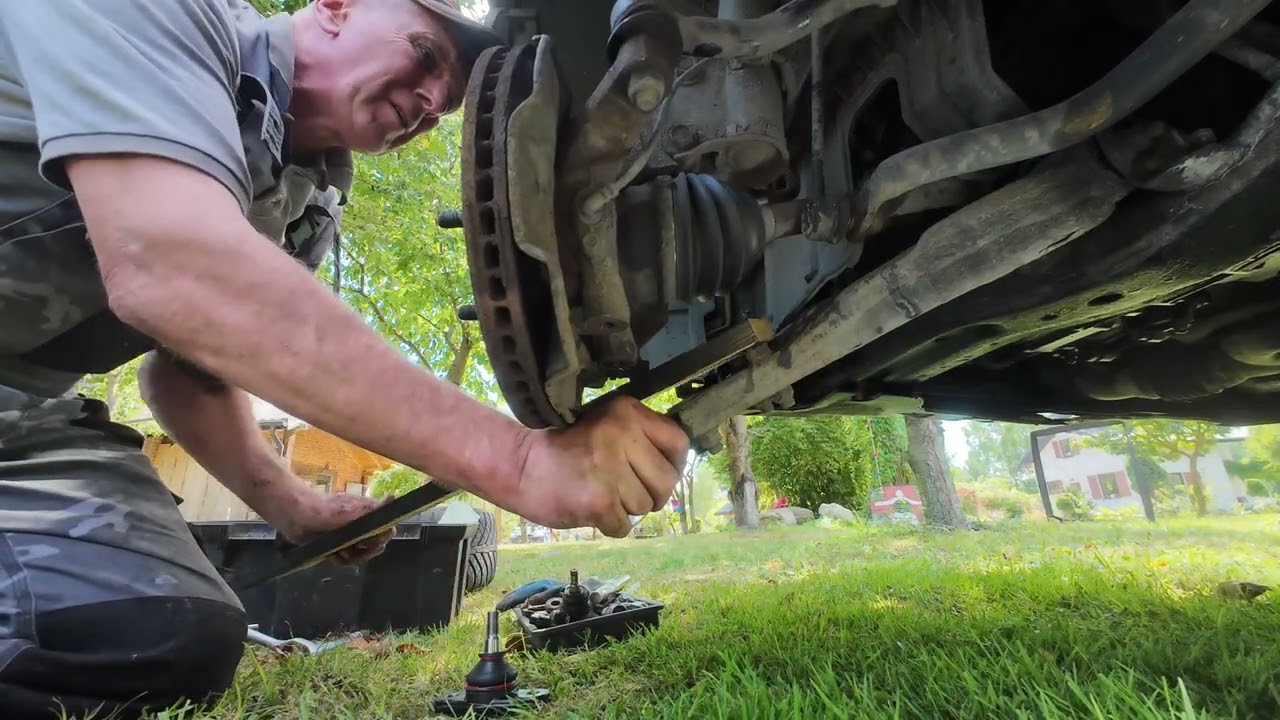 Заміна кульових опор KIASportage 2007