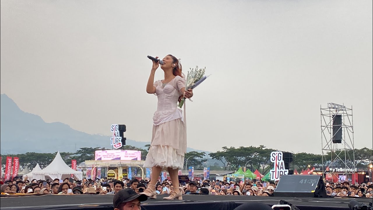 [Full Video] Nadin Amizah | Live Terbaru at Playlist Live Festival Bandung