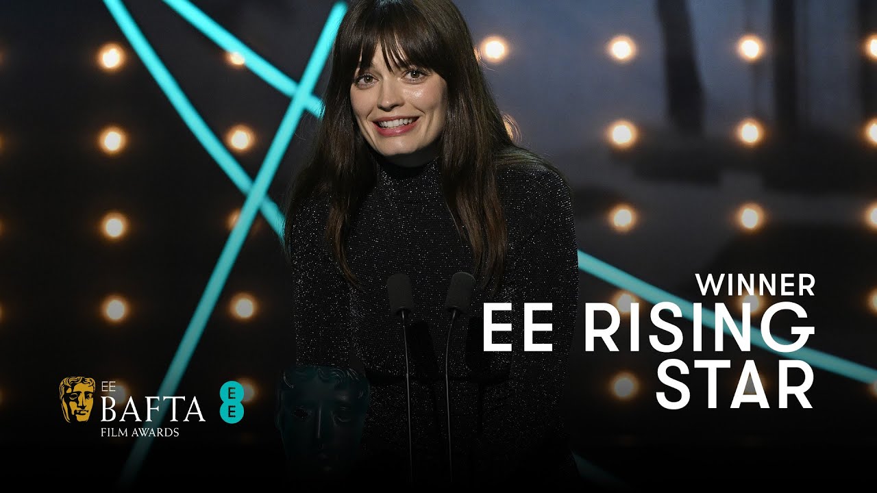 Emma Mackey Wins EE Rising Star | EE BAFTAs 2023