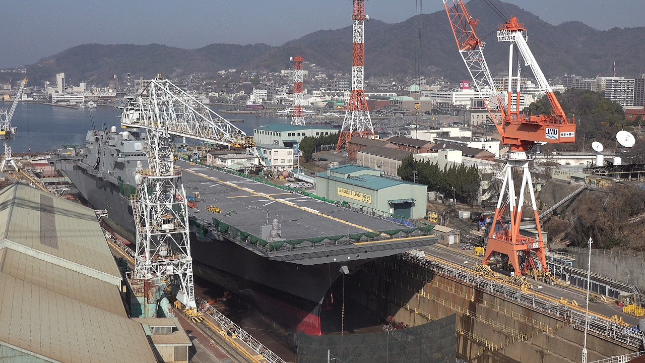 2026海上自衛隊呉基地空母KAGAライブ配信「2月14日（土）空母KAGA・2次改造工事で戦艦大和のドック入り。呉基地では、外洋航海船団入港！」ＪＭＵ呉版②