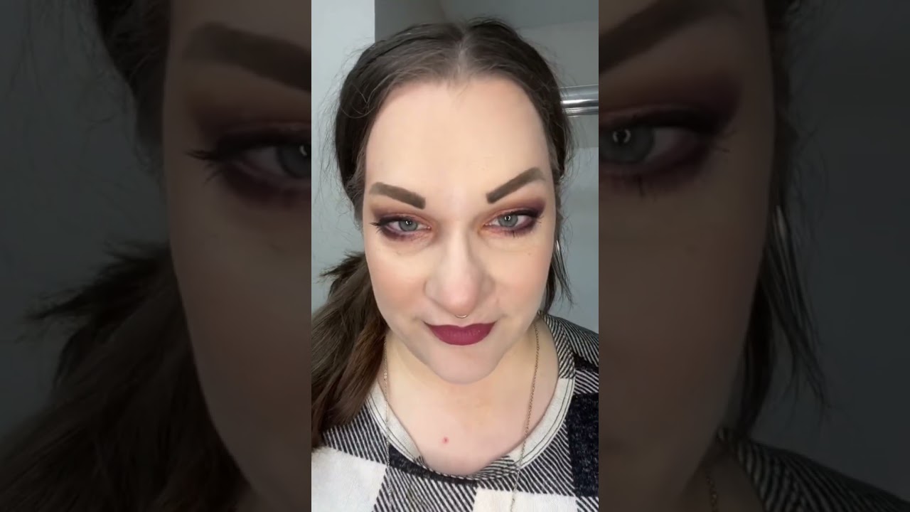 Everyday look using Too Faced holiday gingerbread palette 2022