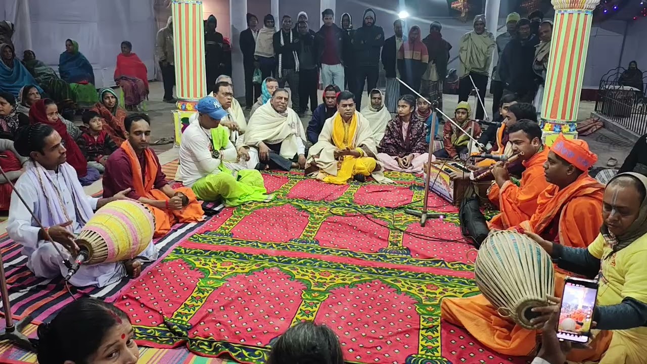 কৃষ্ণ প্রেমের রেলগাড়িতে চড়বি যদি আয়,