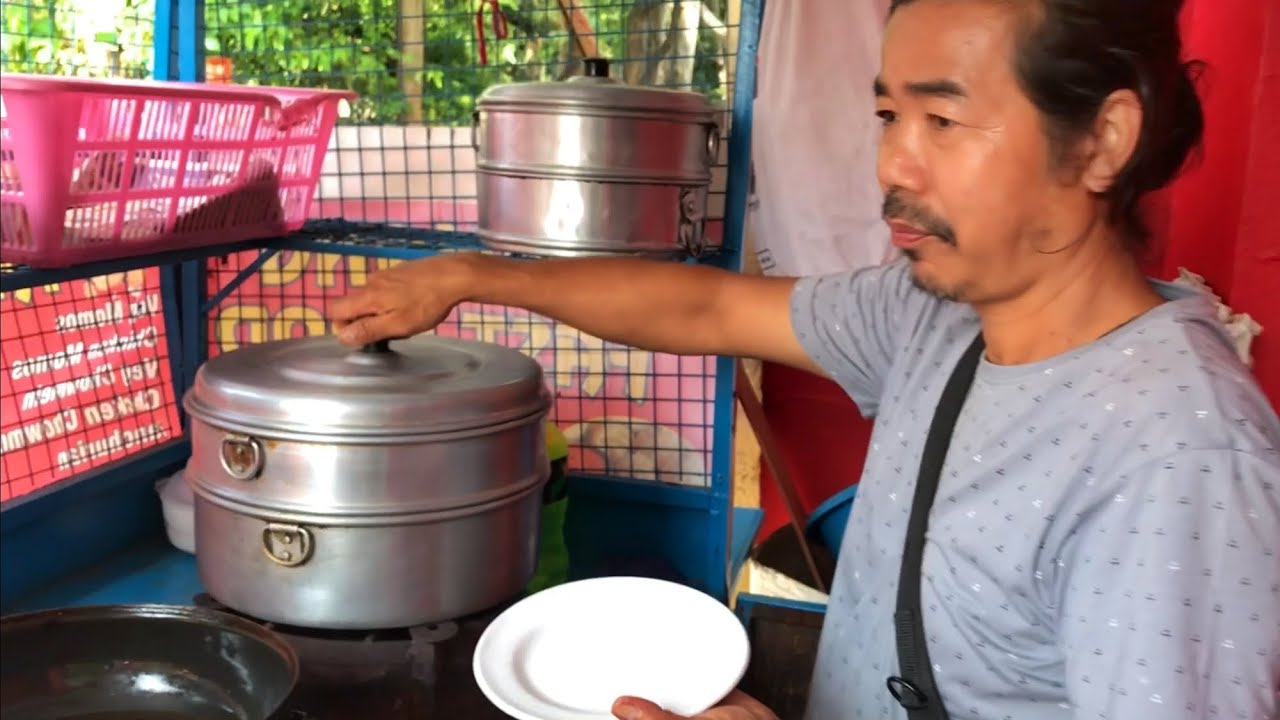 Hardworking Nepali man selling Lauki momos and Spring roll | Nepali style momo recipe Street Food