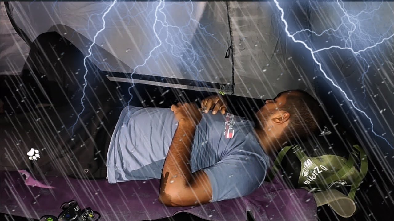 ENJOYING BAD WEATHER LIGHTNING STORMS AND VERY HEAVY RAIN ‼️CAMPING IN HEAVY RAIN⛈️
