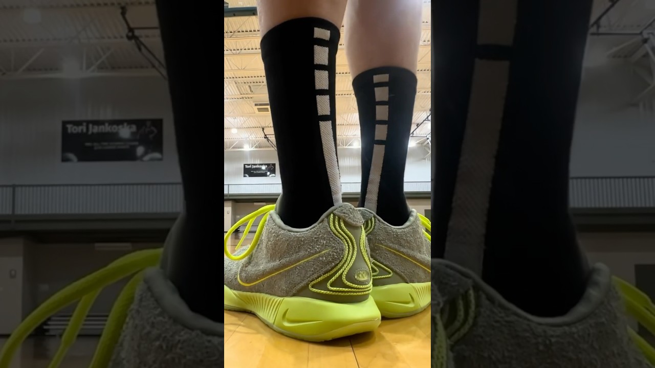 NIKE BASKETBALL LEBRON JAMES XXI ALGAE + ELITE SOCKS ON FOOT! ✨⚡️ #ALLSTAR #SNEAKERHEAD #BASKETBALL