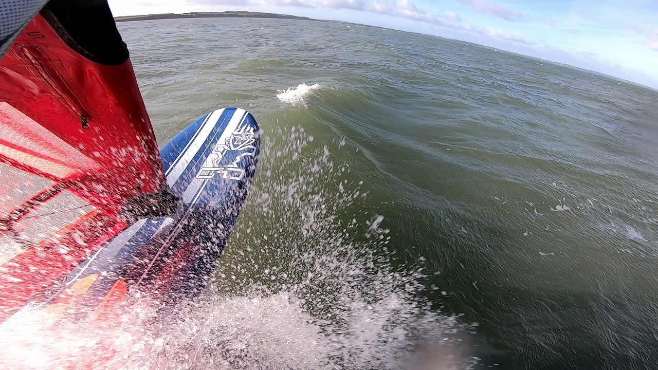 Oddesundbroen windsurfing. Starboard iSonic 77 + 7,1 m2 Vector. Hero 7 Black