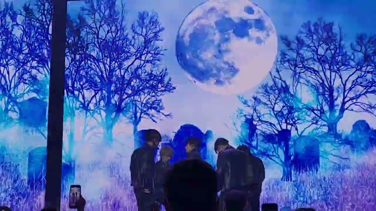 TXT Good Boy Gone Bad Fancam World Tour 2022 Chicago