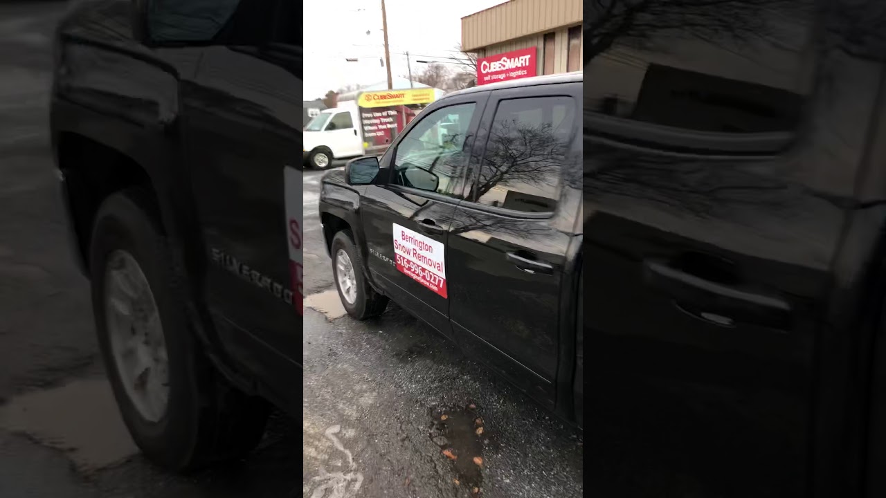 Salting with SaltDogg SUV Tailgate Salt Spreader &mdash; Model# TGSUV1B