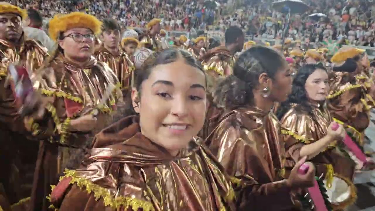 MORRO DA CASA VERDE 2026 | BATERIA NO DESFILE DAS CAMPEÃS