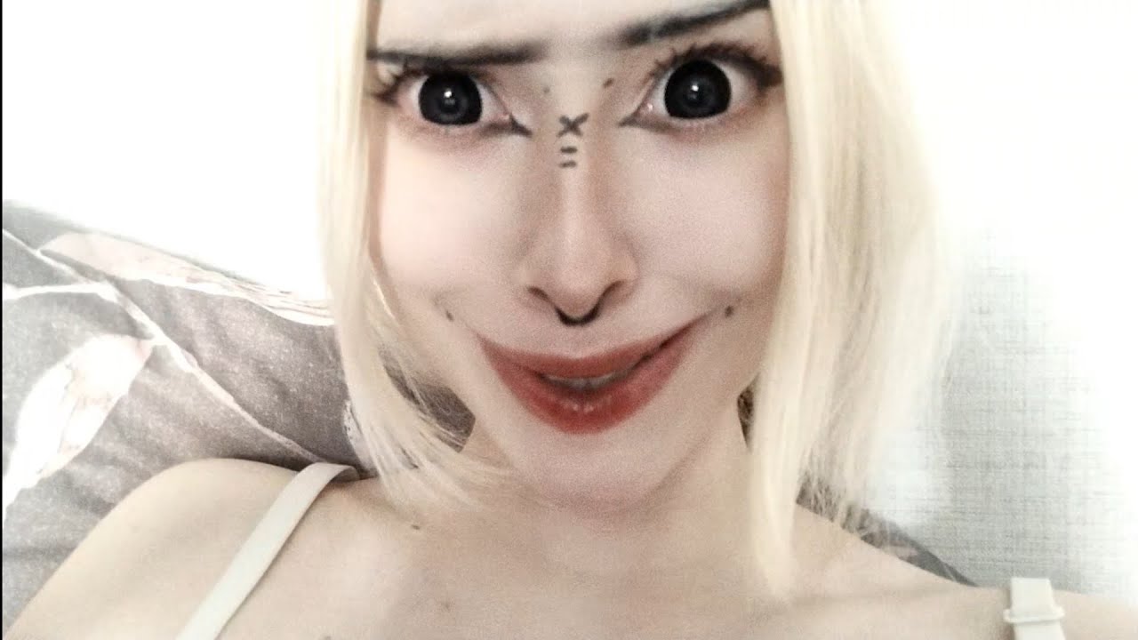 АСМР// странный парикмахер, сделает тебе стрижку✂️💇 ASMR// Haircut in a terrible salon✂️💇