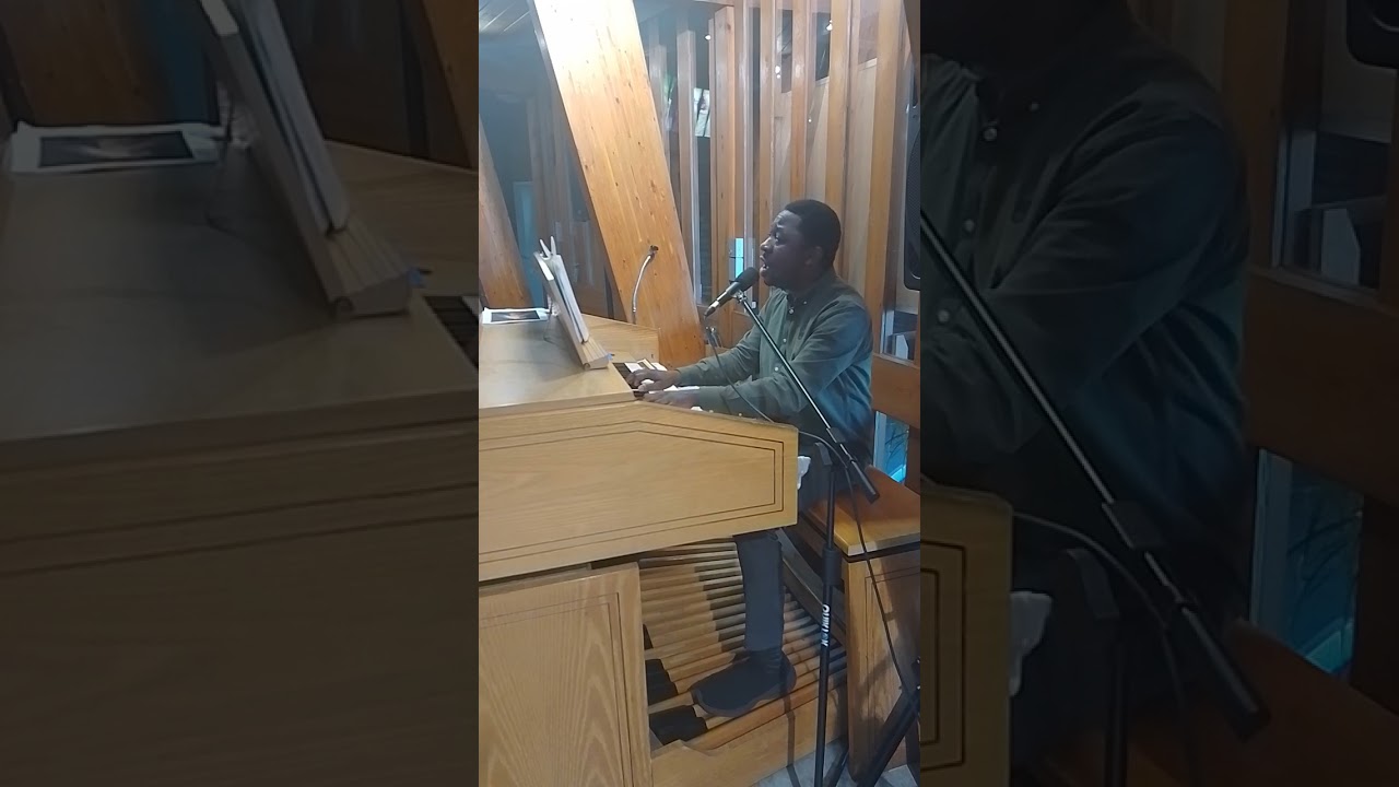 Chukwu Nna Biko Nuru Aririo Anyi - | Voice & Organ by Ugochukwu Naz Anukanti.