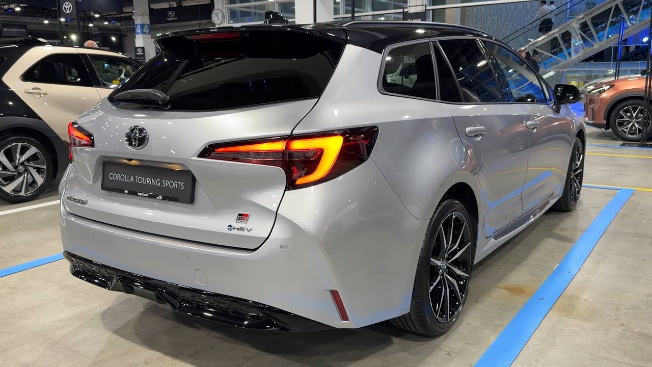 TOYOTA COROLLA Touring Sports 2024/2025 - first look & visual REVIEW (GR Sport)