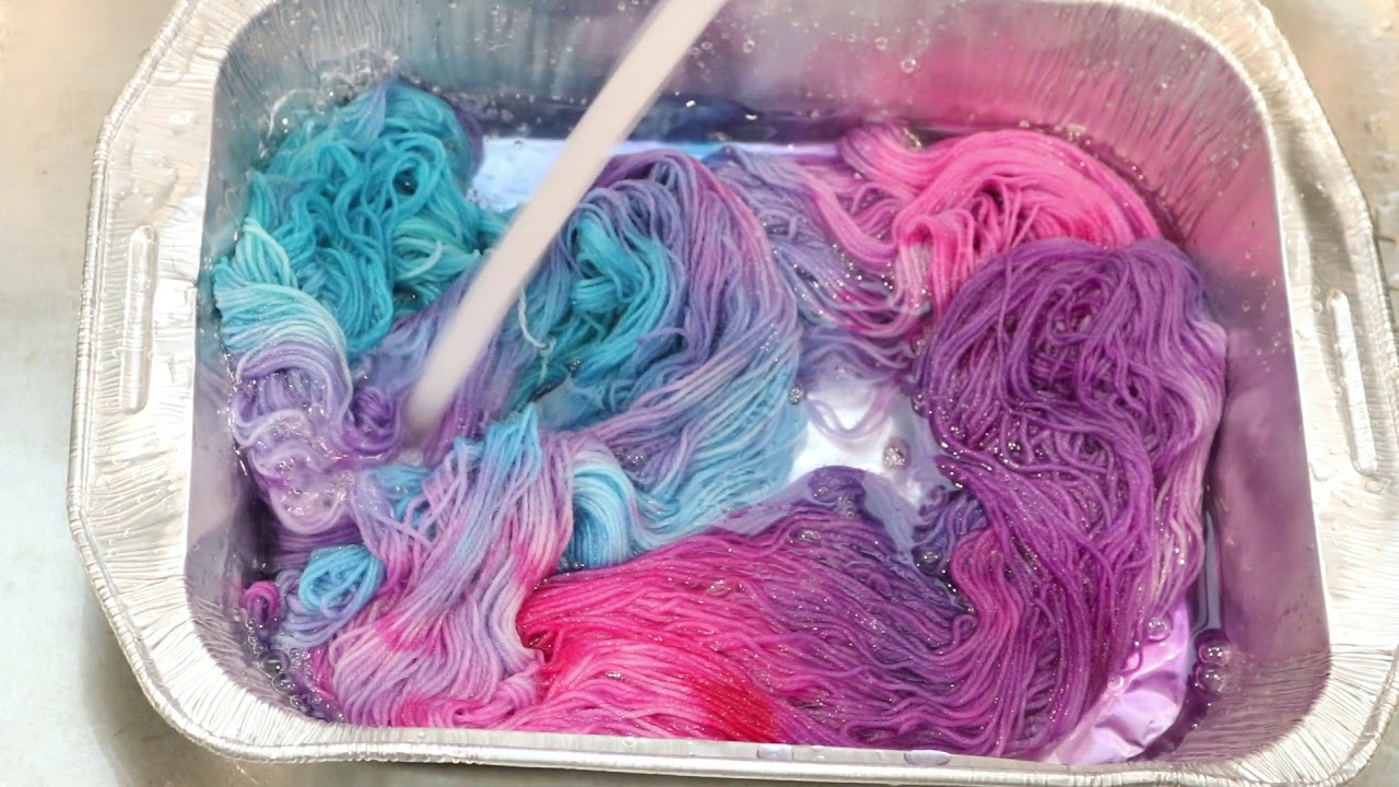Dyepot Weekly #57 - Space Dyeing Sock Yarn with Tulip One Step Tie Dye on the Stove