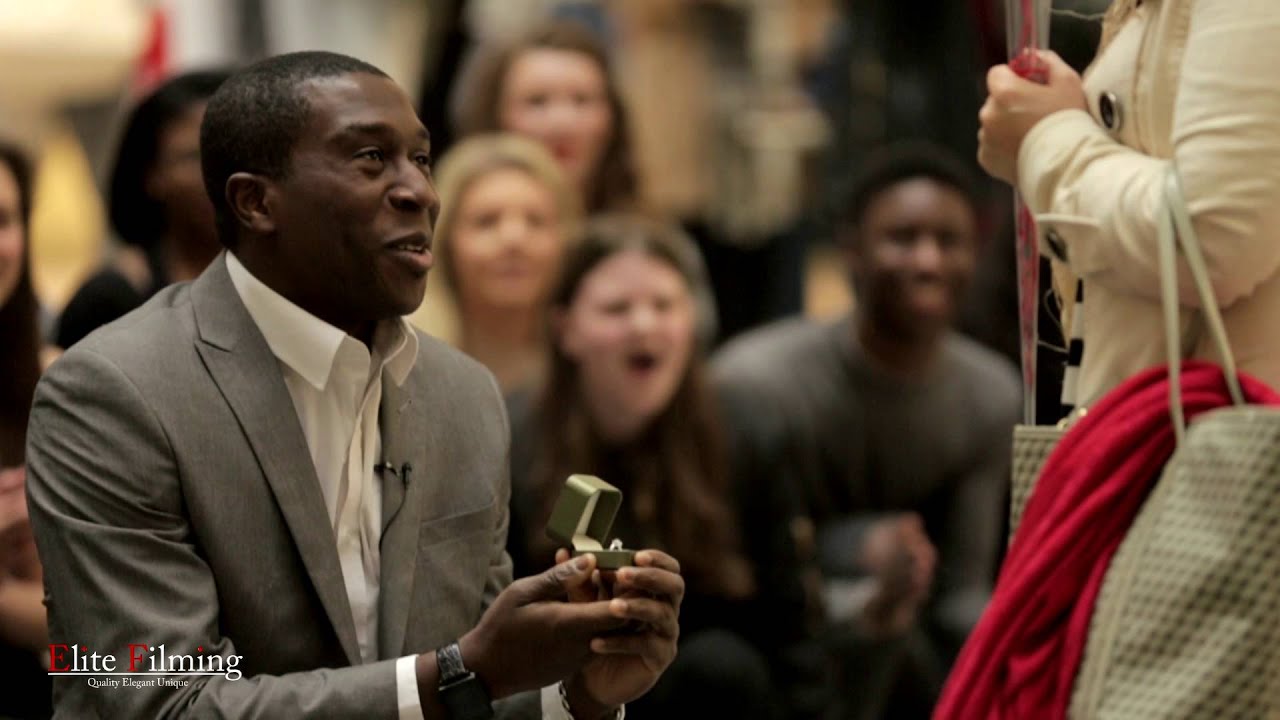 Manchester Arndale Valentine's Flashmob Proposal