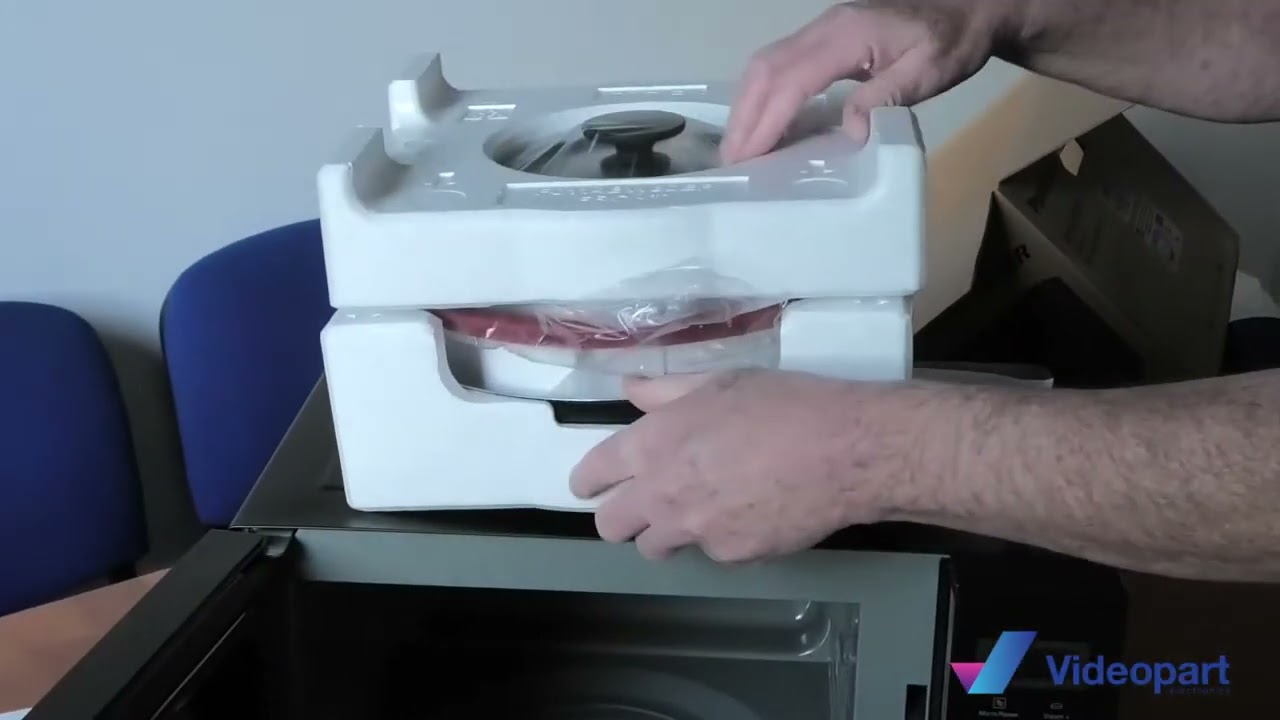 Panasonic NN GD38 unpacking