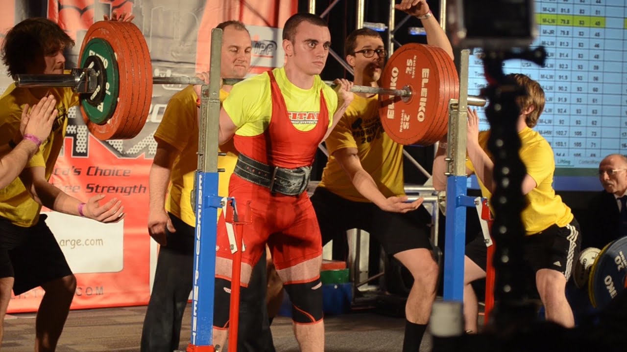 Why You Should Compete In A Powerlifting Meet
