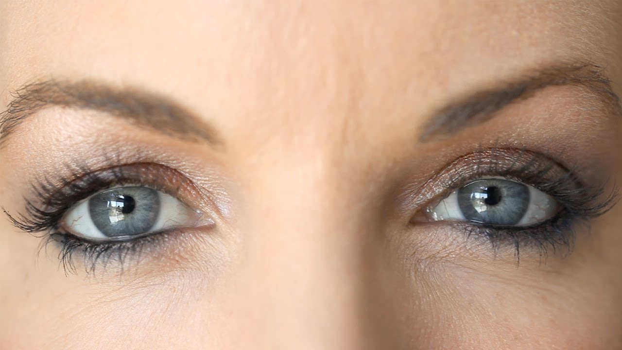 How to Accentuate Your Blue Eyes || KIN BEAUTY