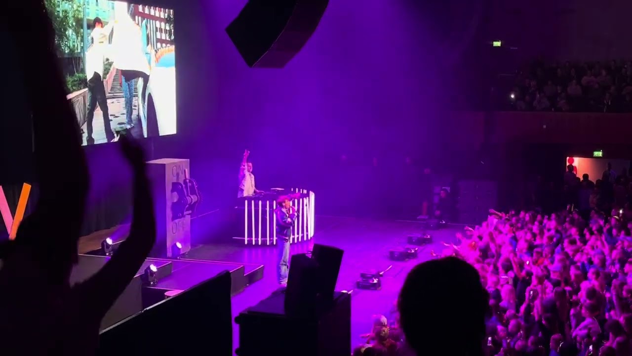 Job - Supersonisch #dutchtuber #job #supersonisch #nostalgie #oosterpoort #groningen #billythekit