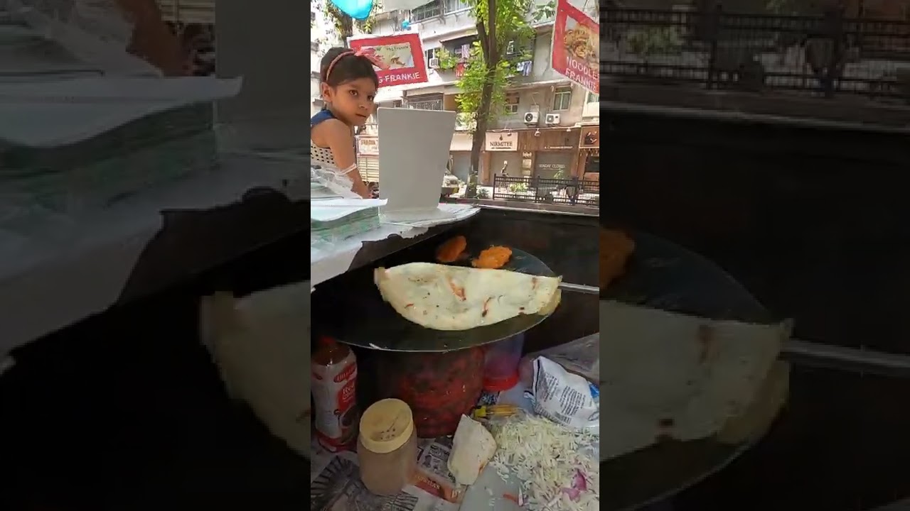 Mumbai Roadside Meals Cheese Frankie Roll Rs.20 only #shorts #streetfood #mumbaistreetfood