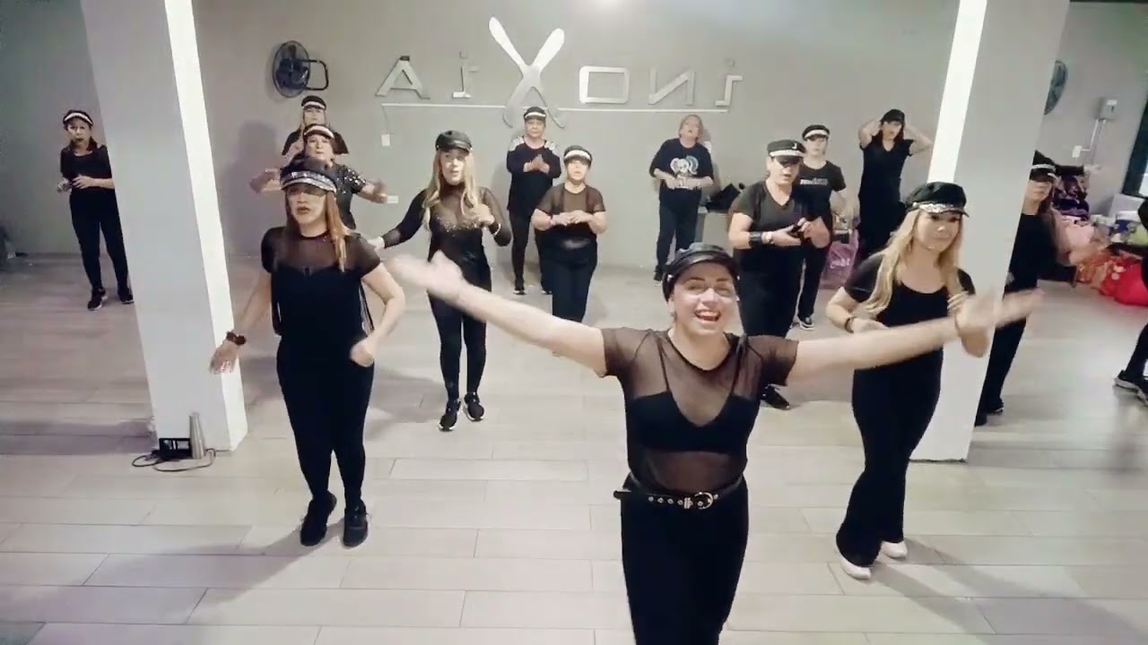 Amor prohibido Selena zumba Funny girls con Jessy Quevedo 💃💃