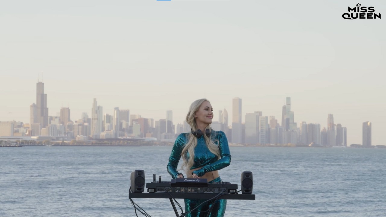 MISS QUEEN – Melodic House & Techno / Progressive House Set | Chicago | First Official Set