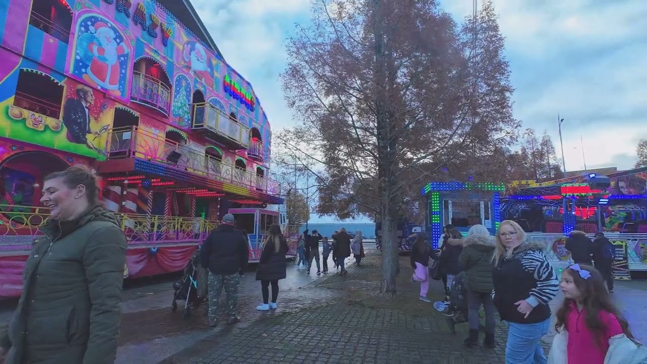Walk about Newport on the day of Countdown to Christmas 2024