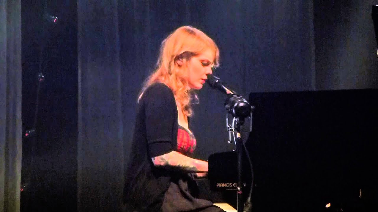 (HD) Coeur de Pirate - You Belong to Me (old cover) Live @ Rockhal 04-04-2013