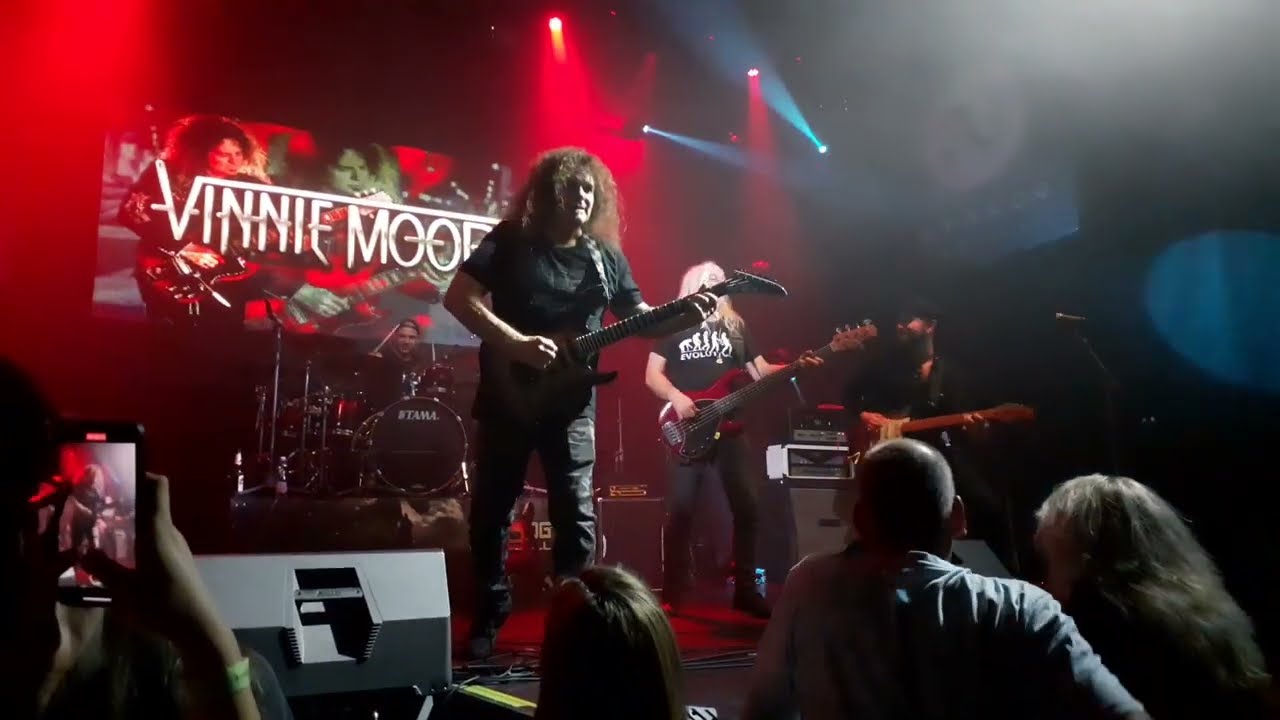 Vinnie Moore - Check It Out! (Budapest 2023)