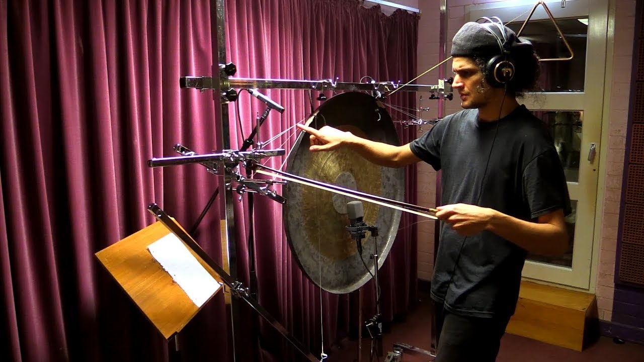 Stringed Tam Tam + Distortion