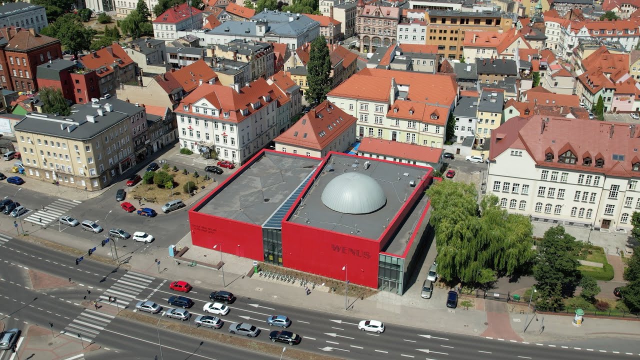 ZIELONA Z DRONA: wakacyjne atrakcje w Planetarium Wenus