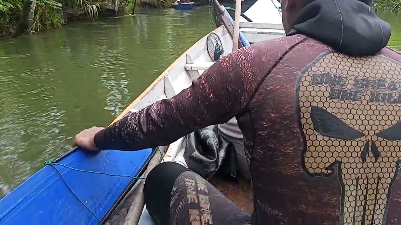 Setelah spearfishing pulang melawan Arus sungai