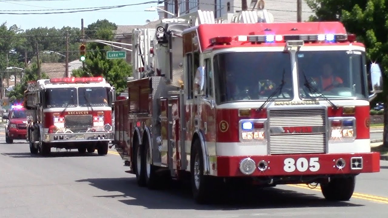 Fire Trucks Responding Compilation - Best Of 2017