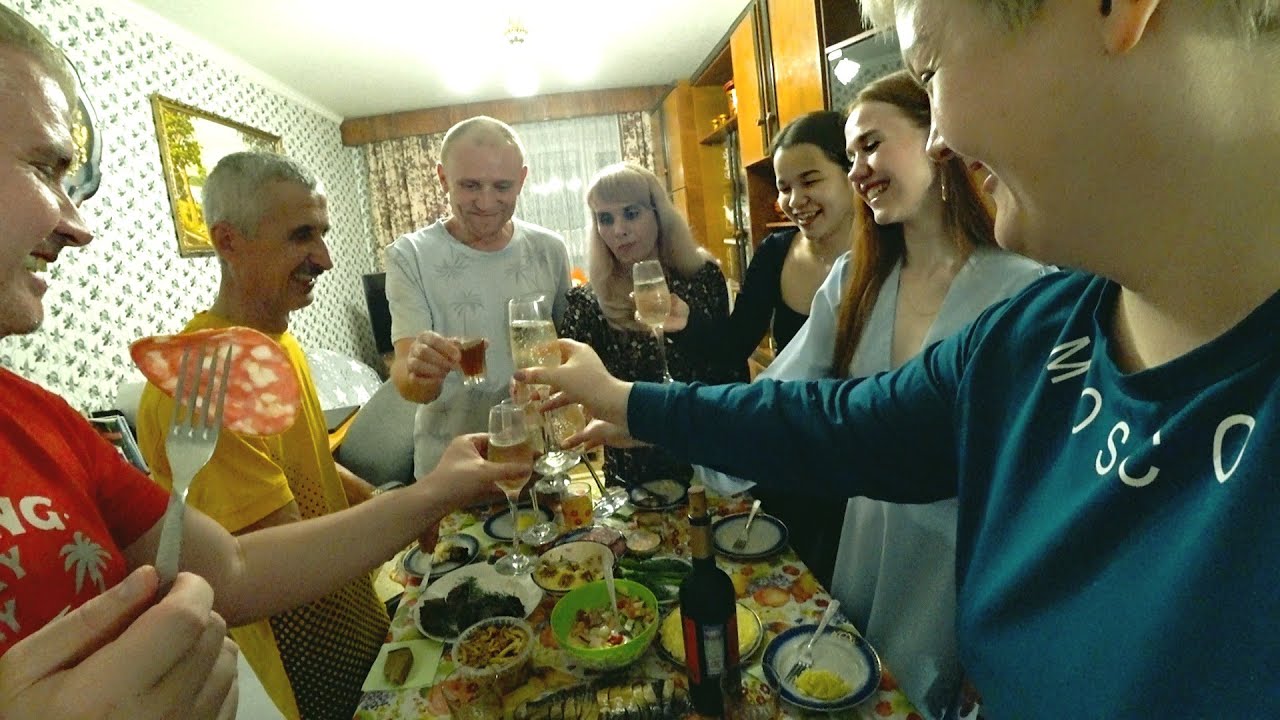 ОТЖИГАЕМ по взрослому на ДР ДАШИ всей семьёй! Праздничный стол, ПЛЯСКИ, ТОСТЫ и МЕГА ТОРТ! Мукбанг