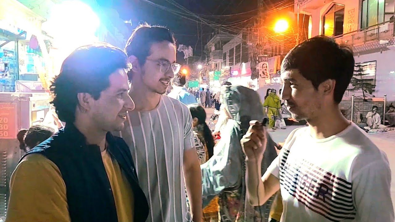 The second report from the busy market of Rawalpindi city, Awan Market during the nights of Ramadan.