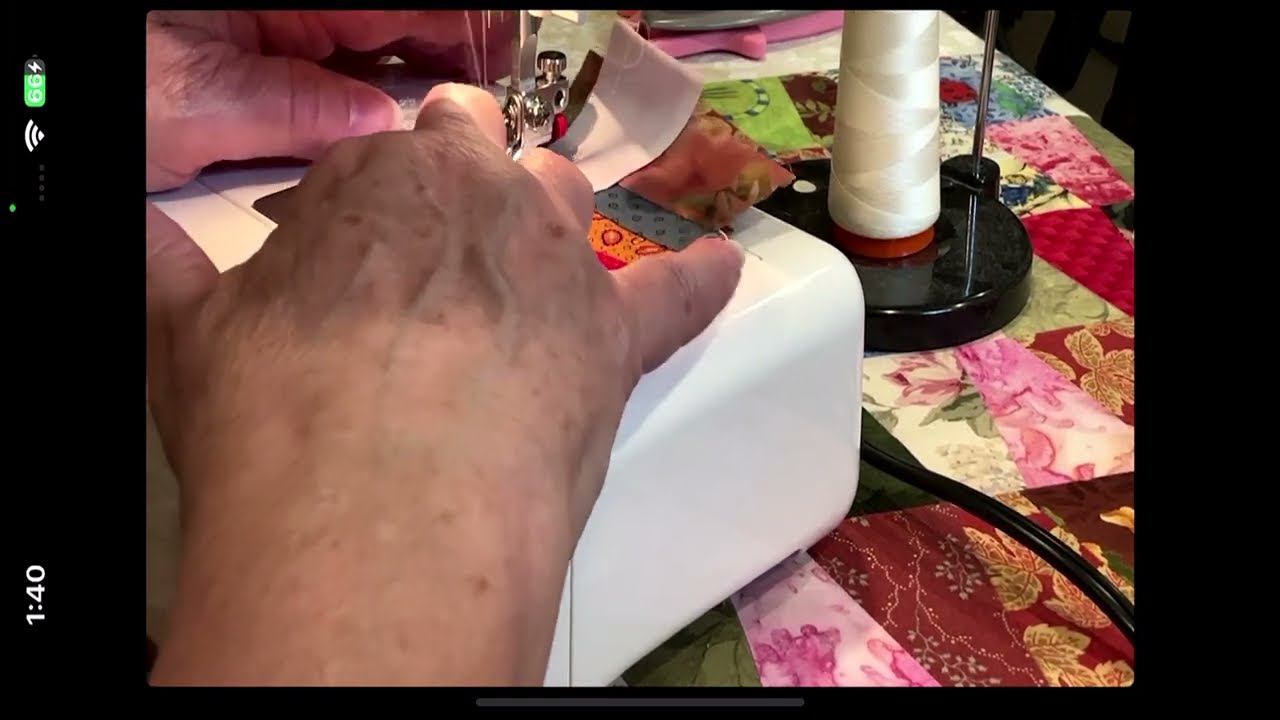 How to make a 4 inches Half Log Cabin Block with Phyllis for Mad Moody Quilting Fabrics