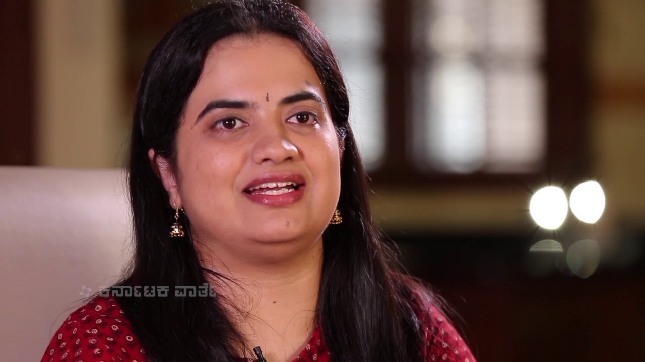 Nanditha (singer)