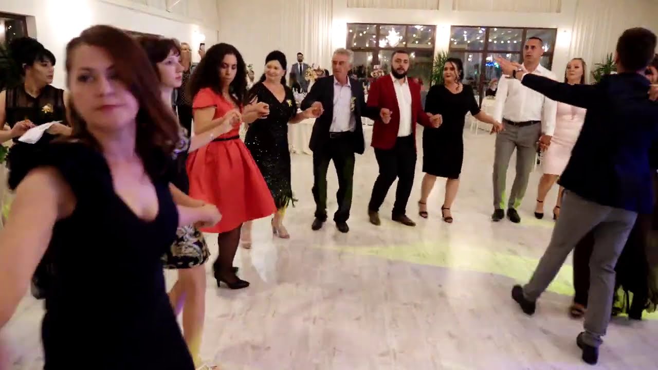 HORE și BATUTE ca la nunta cu #NuntaVranceanaBand