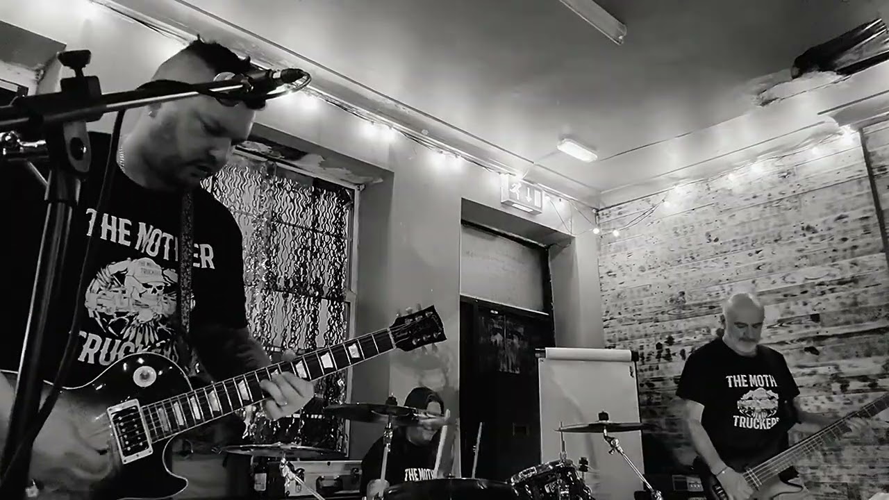 The MotherTruckers covering Voodoo Child by Jimi Hendrix 