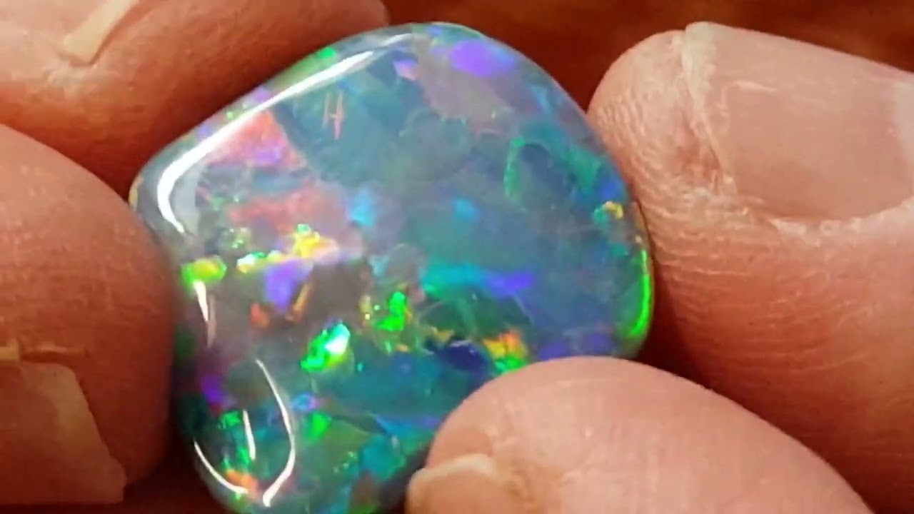 Discover the science behind opal's mesmerizing play of colors |  AustralianOpalCutters.com