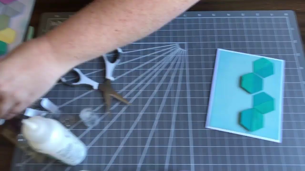 How to Create a Hexagons Birthday Card - Sizzix