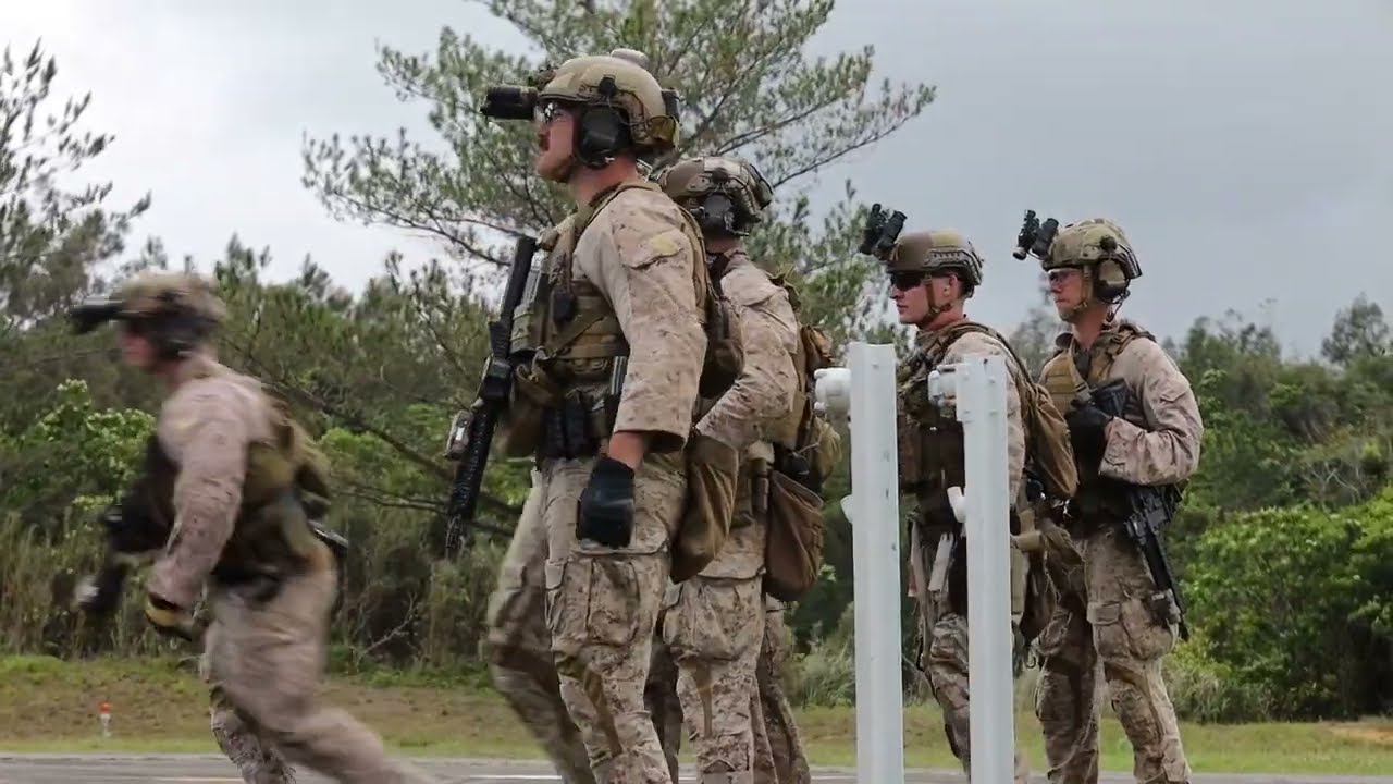 3rd RECON MARINES Teach VBSS Tactics
