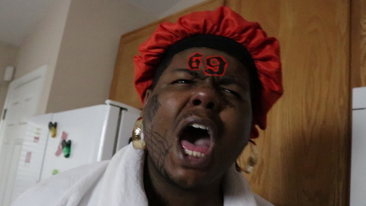 When you hear your Mom listening to 6IX9INE 