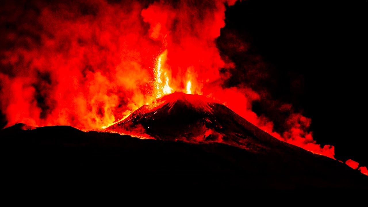 Etna&rsquo;s NEW Eruption: Spewing Smoke and Ash