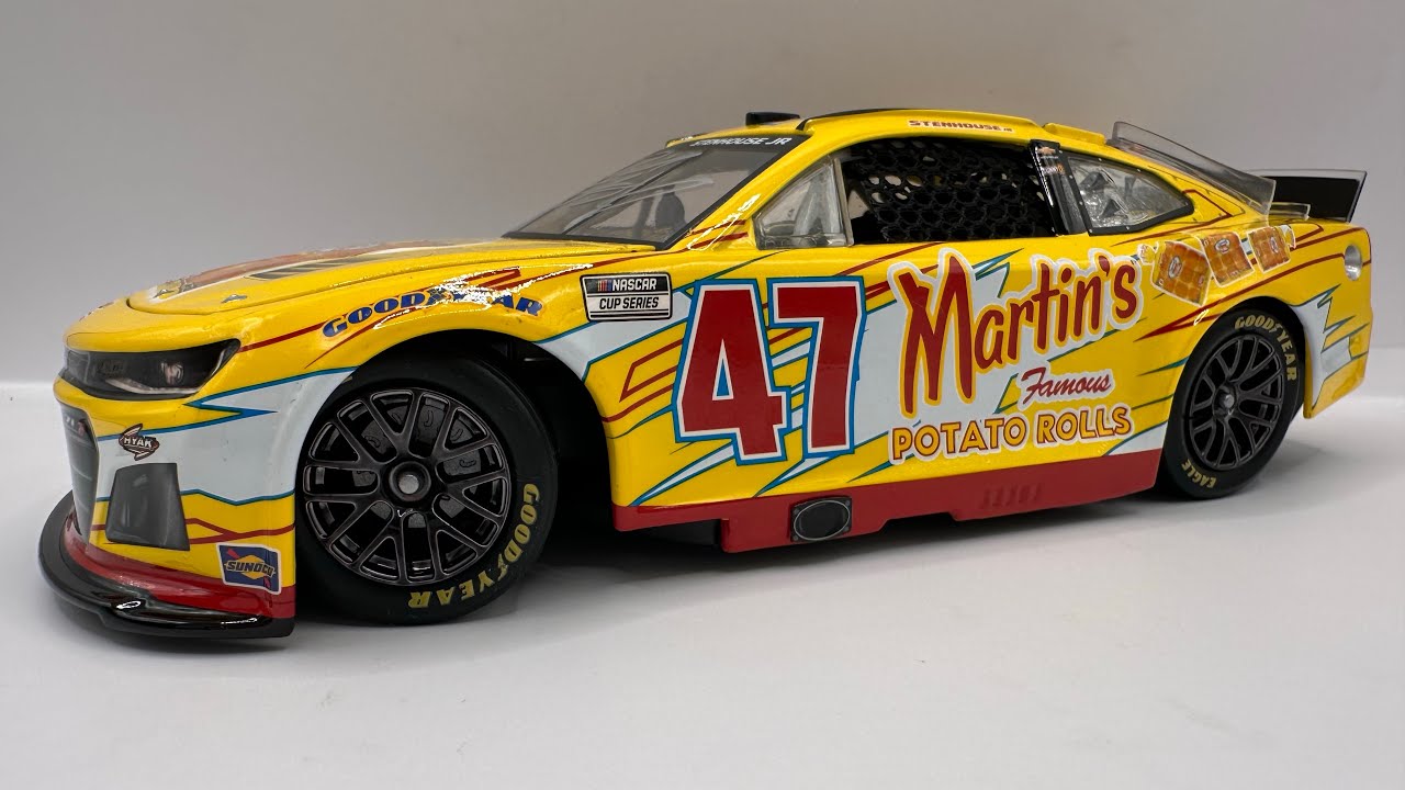 Review: 2025 Ricky Stenhouse Jr #47 Martin’s Famous Potato Rolls Chevy Camaro 1/24 NASCAR Diecast 