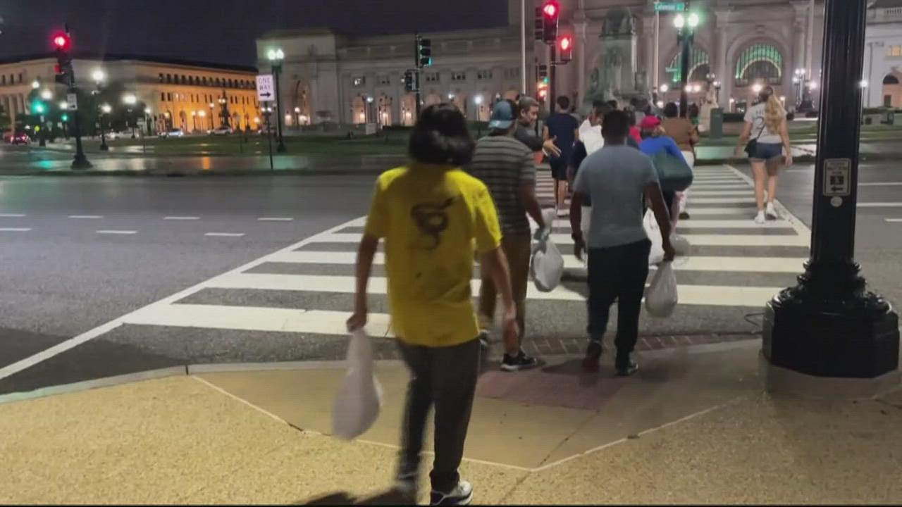 More buses with migrants seeking asylum arrive in DC