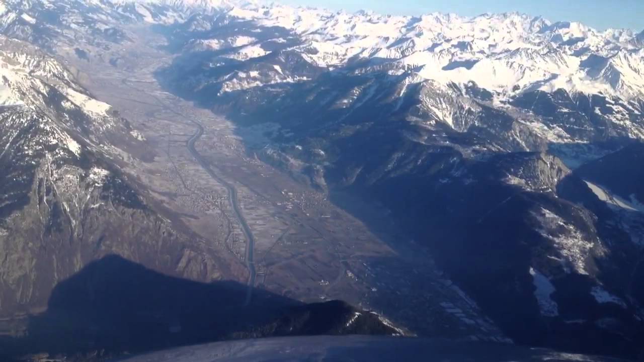 Citation Jet landing at Sion