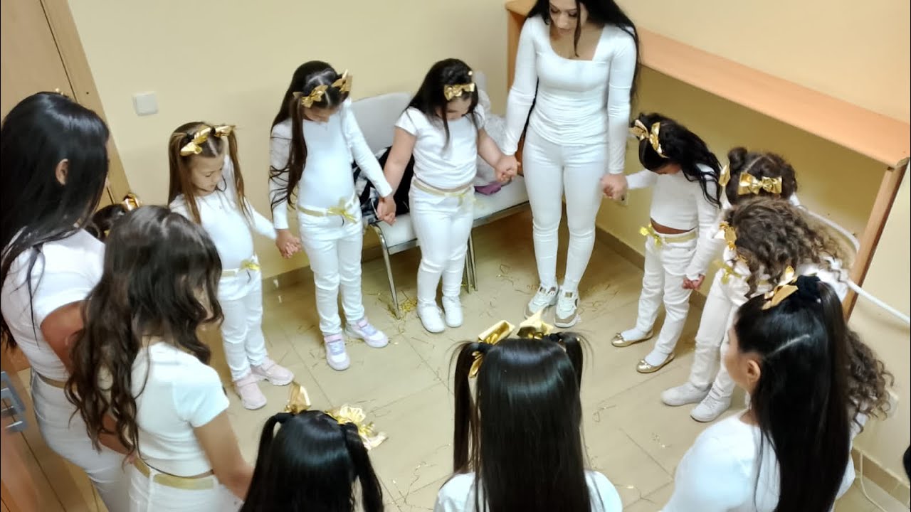 Danza de las niñas de la iglesia Emmanuel