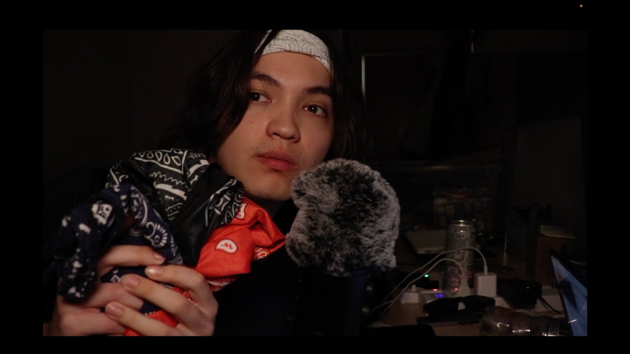 ASMR Bandana sounds (tapping and scratching)