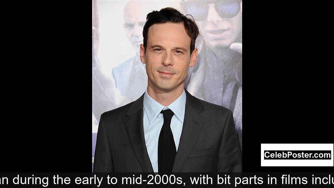 Scoot McNairy biography