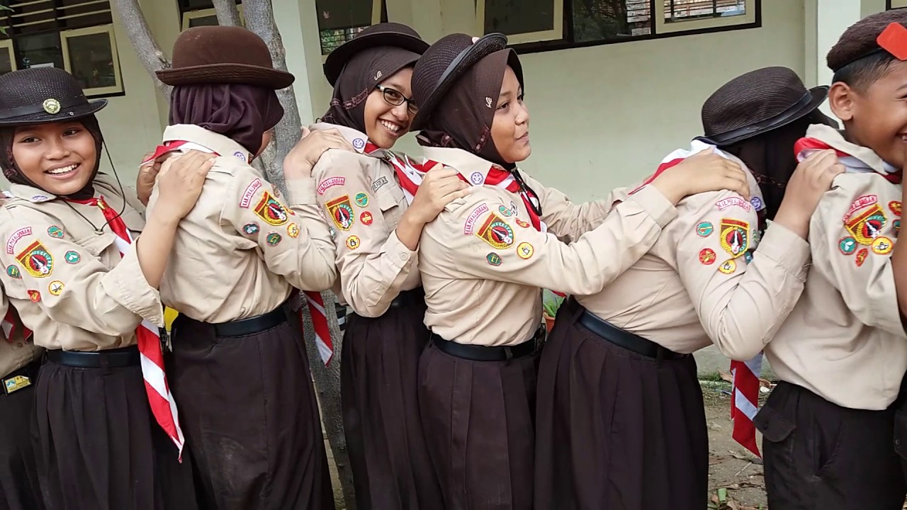Permainan LINGKARAN BESAR SMP 1 Wiradesa